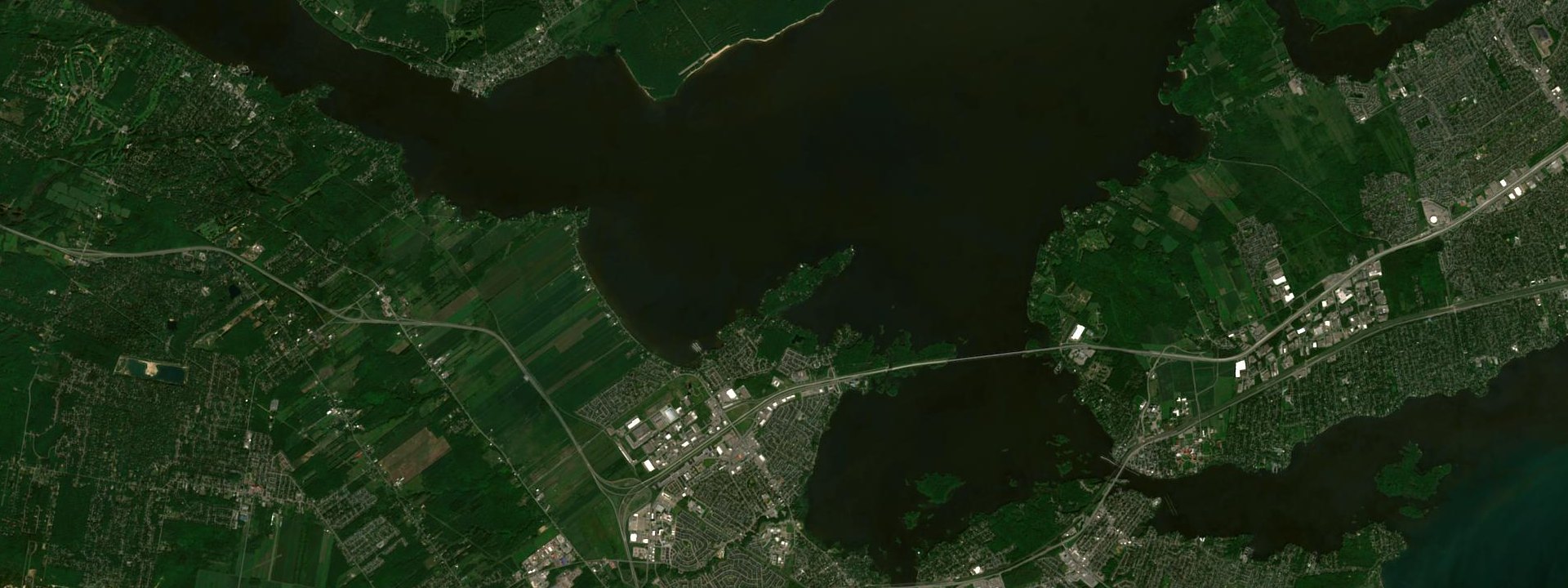 Vue satellite de L'Île-Cadieux